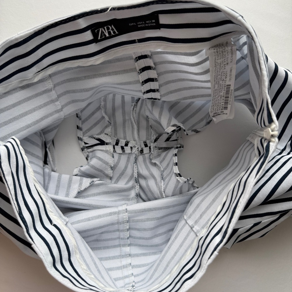 Zara Women Navy White Striped Ruffle Hem High Waisted Shorts Size Large - Picture 10 of 11
